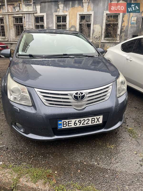 Toyota Avensis 2010