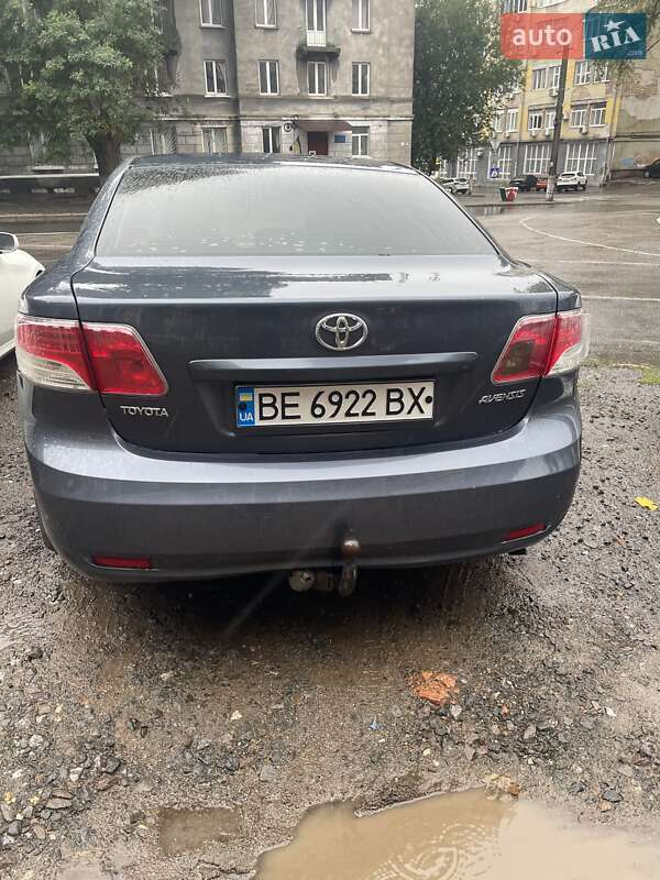 Toyota Avensis 2010