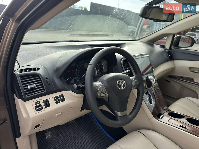 Toyota Venza 2011
