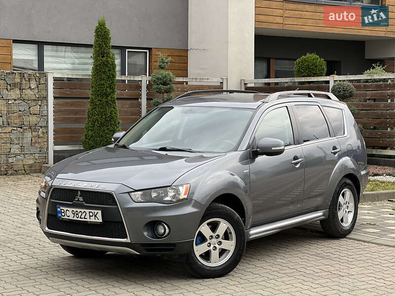 Mitsubishi Outlander 2011