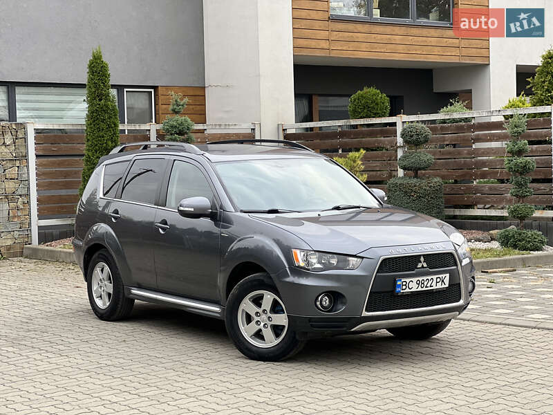 Mitsubishi Outlander 2011