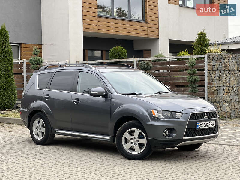 Mitsubishi Outlander 2011