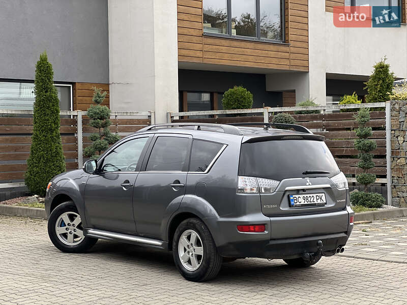 Mitsubishi Outlander 2011