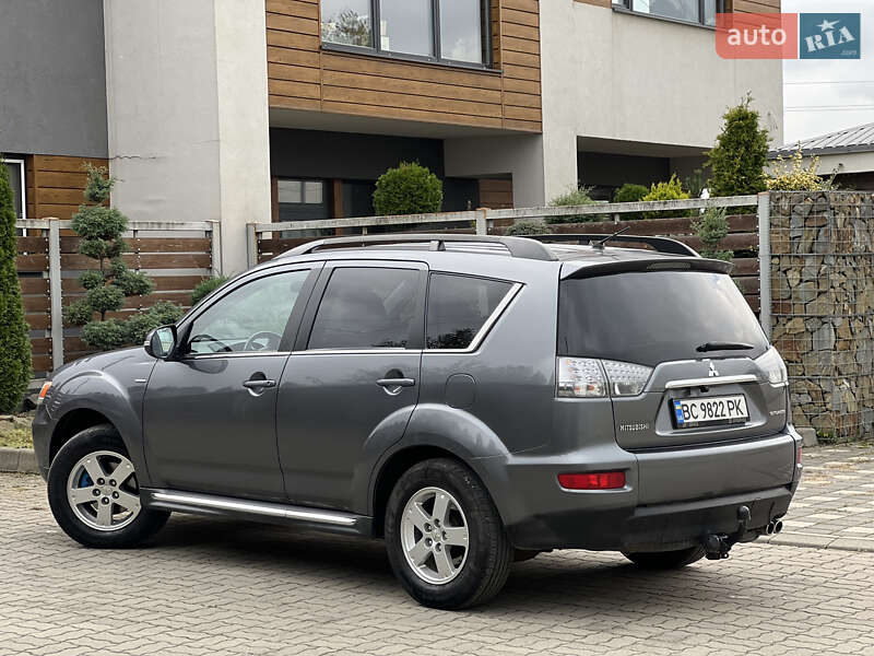 Mitsubishi Outlander 2011