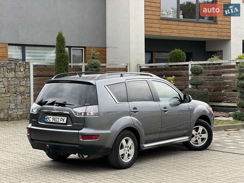 Mitsubishi Outlander 2011