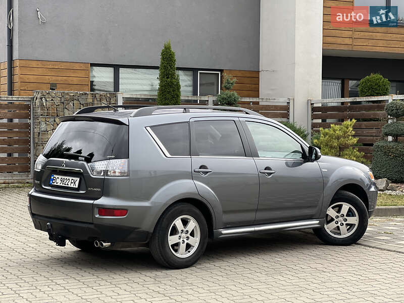Mitsubishi Outlander 2011