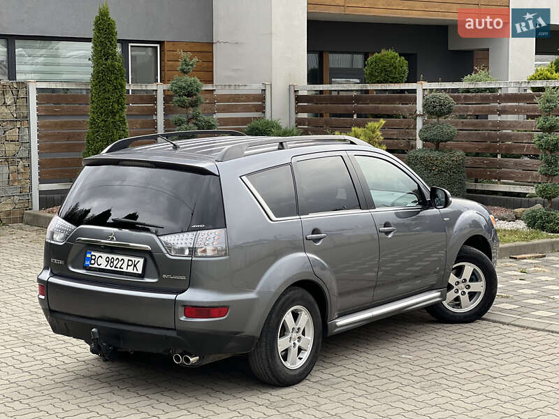 Mitsubishi Outlander 2011