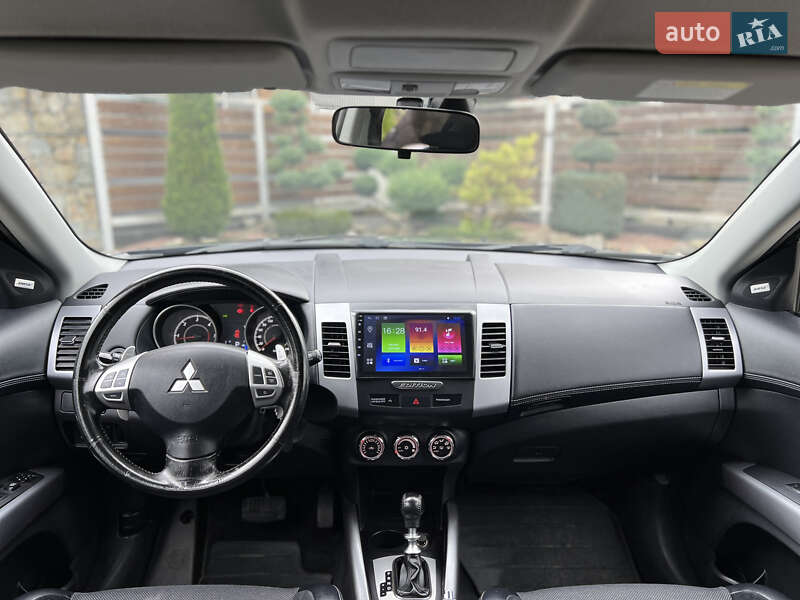 Mitsubishi Outlander 2011