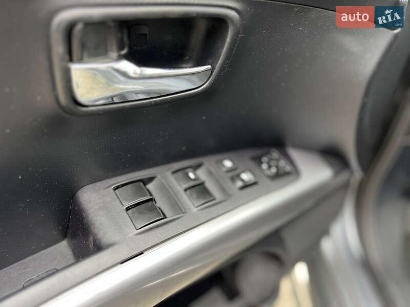 Mitsubishi Outlander 2011