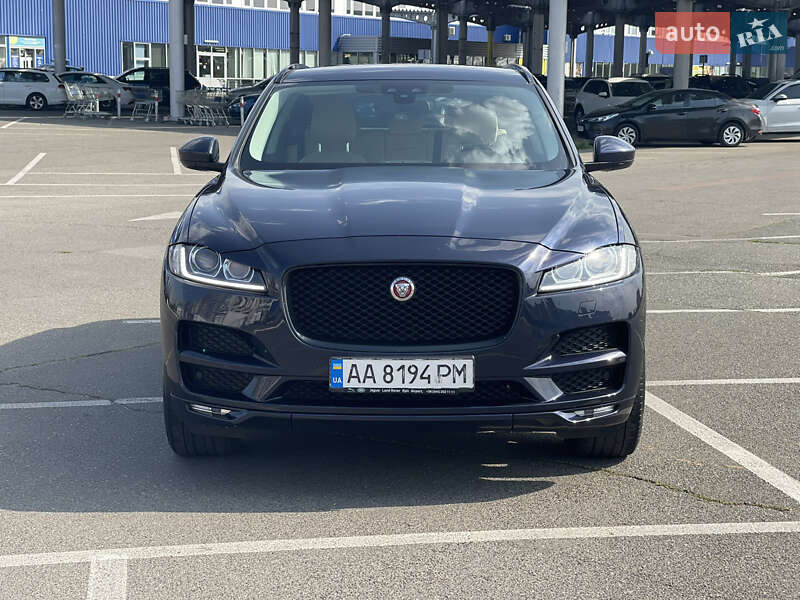 Jaguar F-Pace 2016