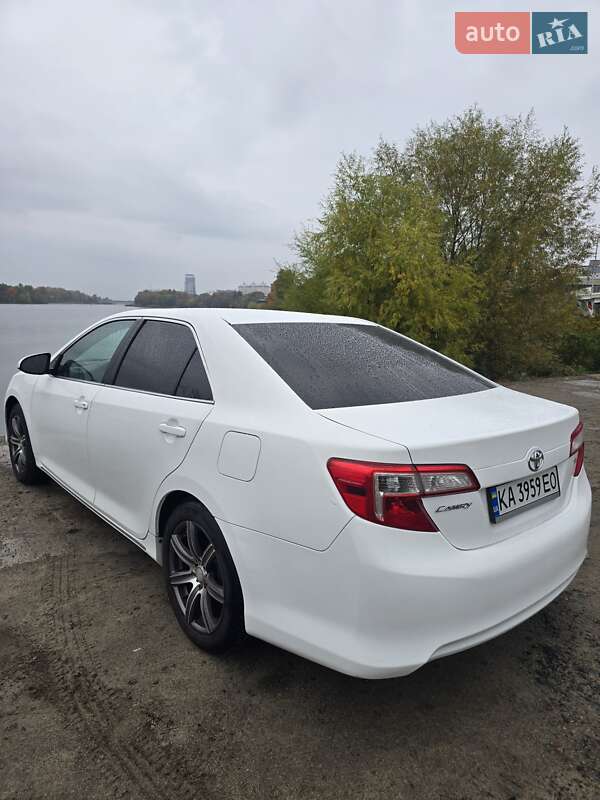 Toyota Camry 2014
