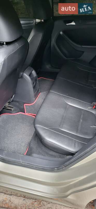 Volkswagen Jetta 2013