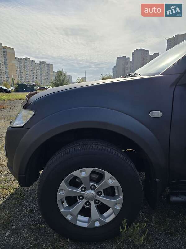 Mitsubishi Pajero Sport 2013