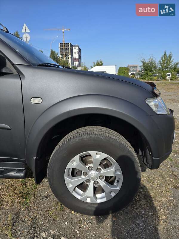 Mitsubishi Pajero Sport 2013