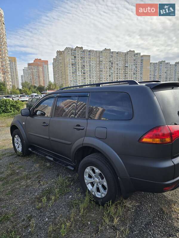 Mitsubishi Pajero Sport 2013