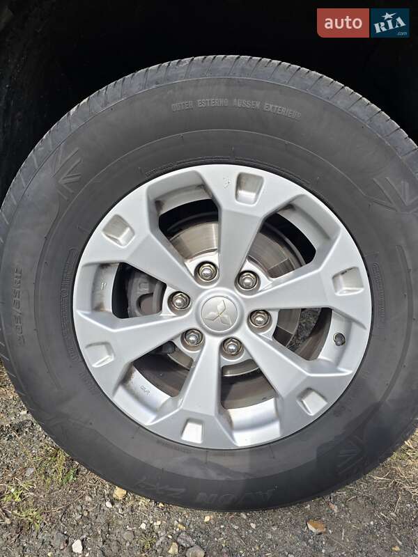 Mitsubishi Pajero Sport 2013