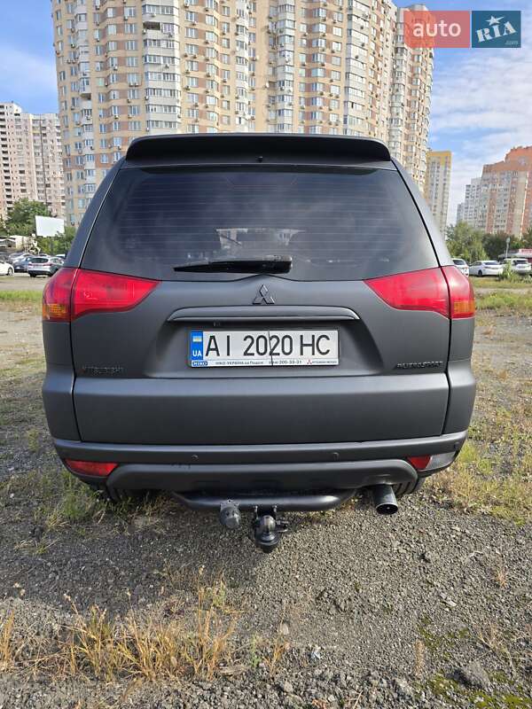 Mitsubishi Pajero Sport 2013