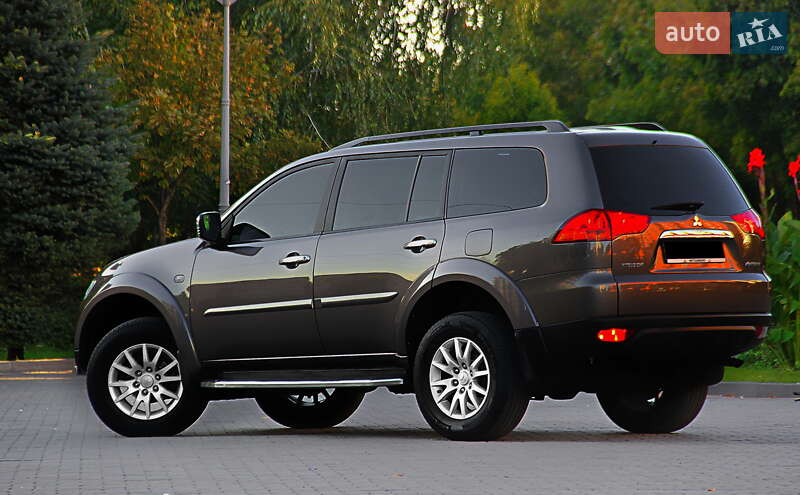 Mitsubishi Pajero 2013