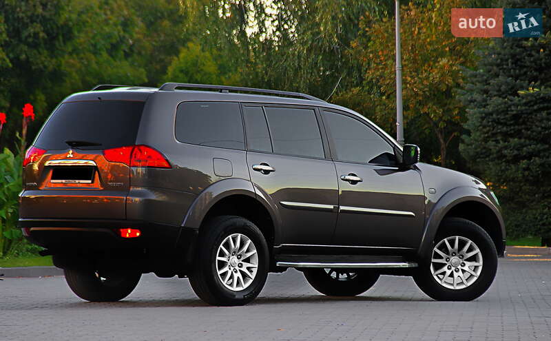 Mitsubishi Pajero 2013
