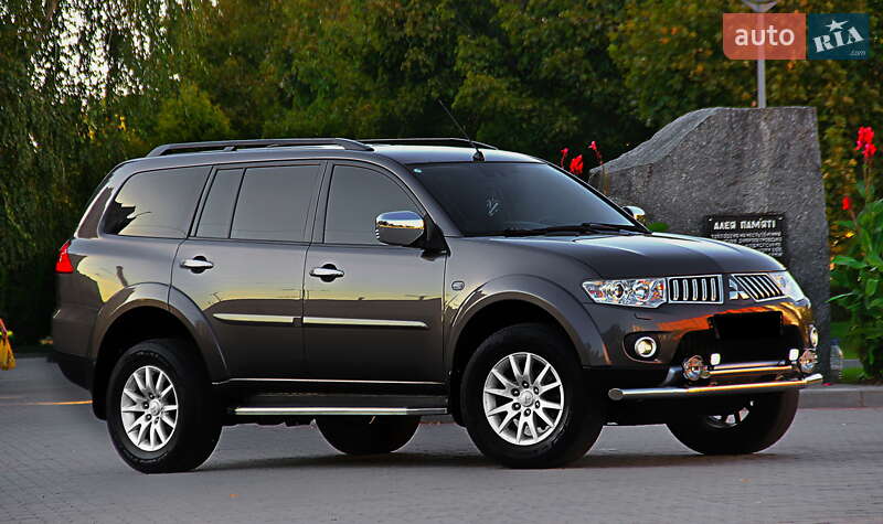 Mitsubishi Pajero 2013