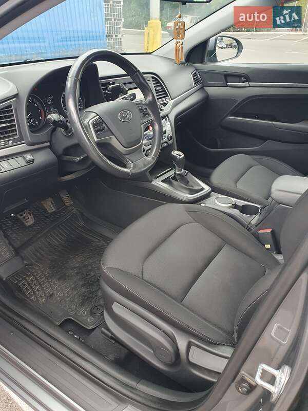 Hyundai Elantra 2018