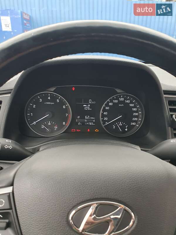 Hyundai Elantra 2018