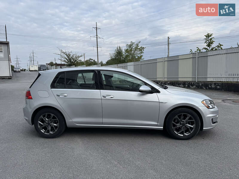 Volkswagen e-Golf 2015