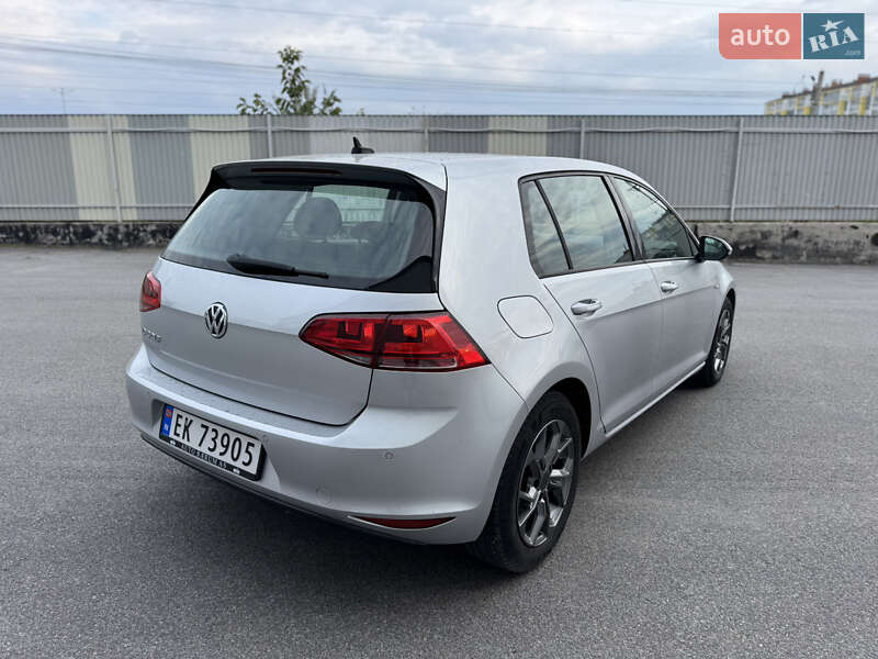 Volkswagen e-Golf 2015