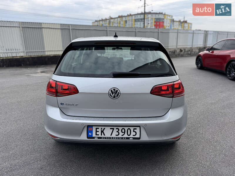 Volkswagen e-Golf 2015