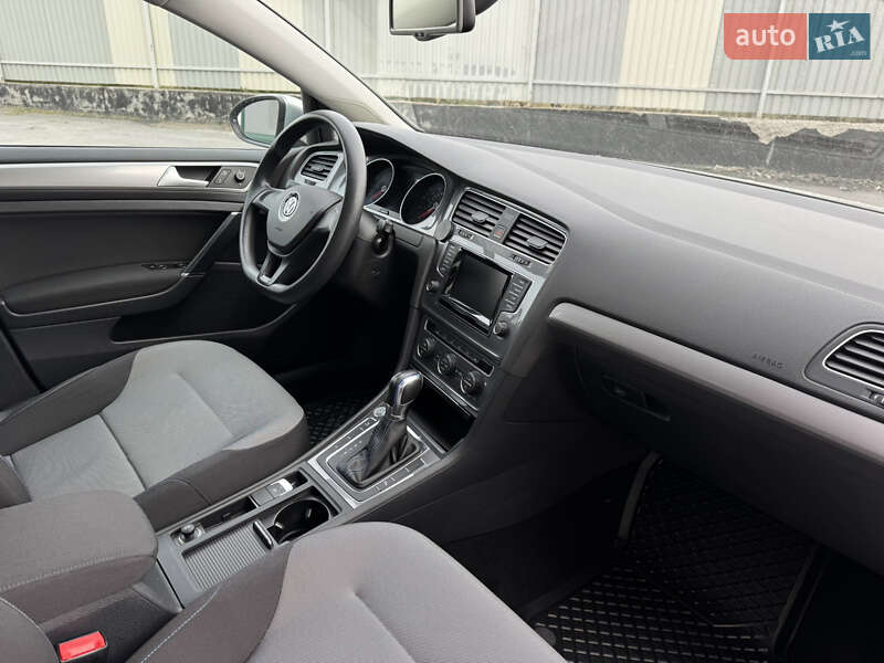 Volkswagen e-Golf 2015