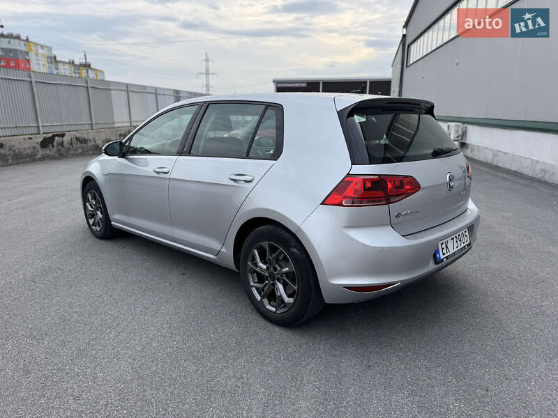 Volkswagen e-Golf 2015