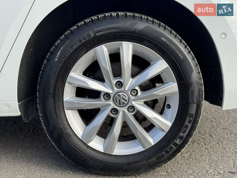 Volkswagen Touran 2016