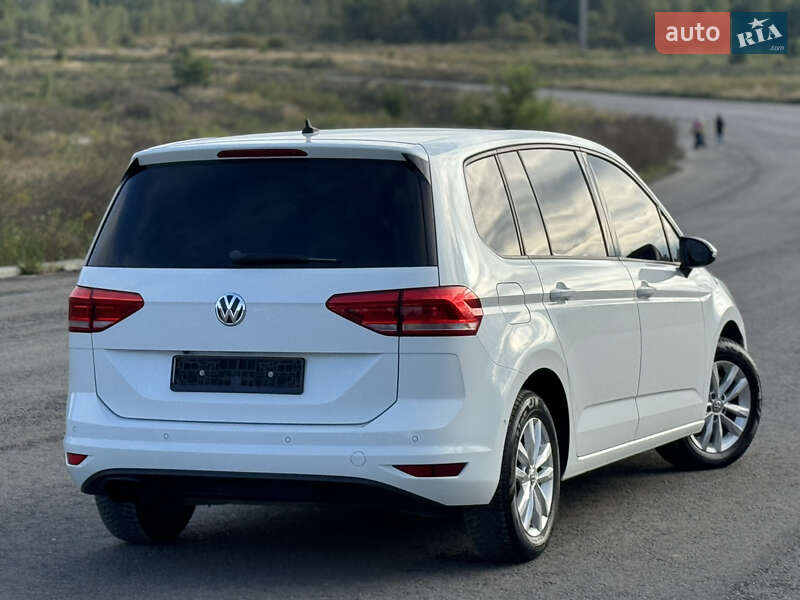 Volkswagen Touran 2016