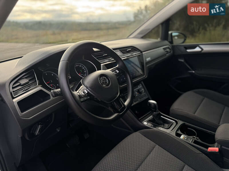 Volkswagen Touran 2016