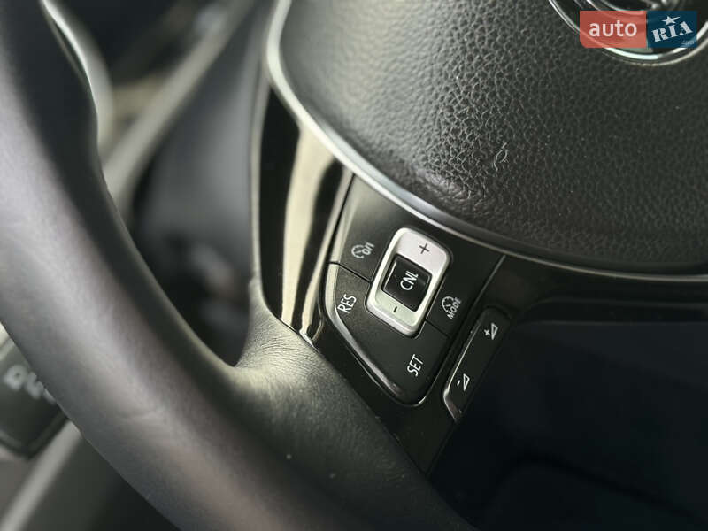 Volkswagen Touran 2016