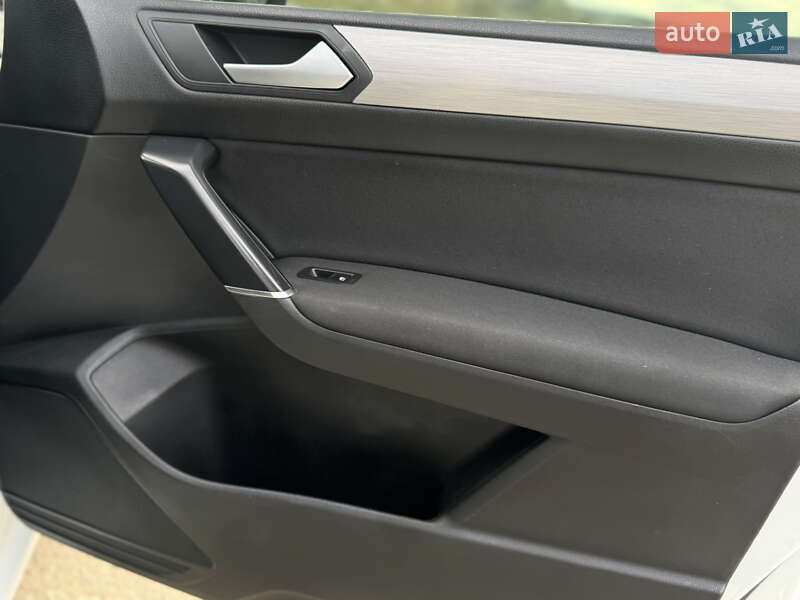 Volkswagen Touran 2016