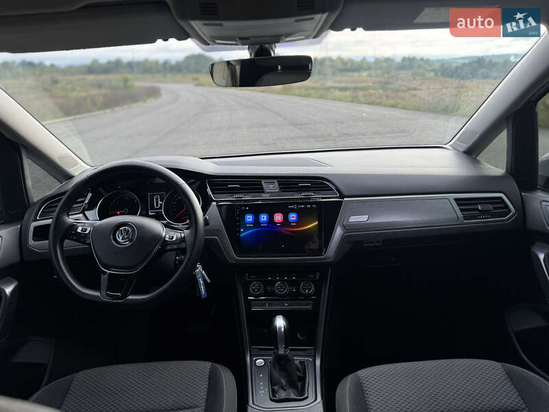 Volkswagen Touran 2016