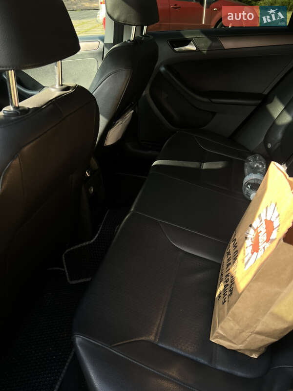 Volkswagen Jetta 2014