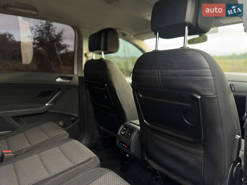 Volkswagen Touran 2016