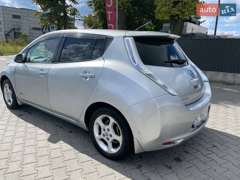 Nissan Leaf 2011