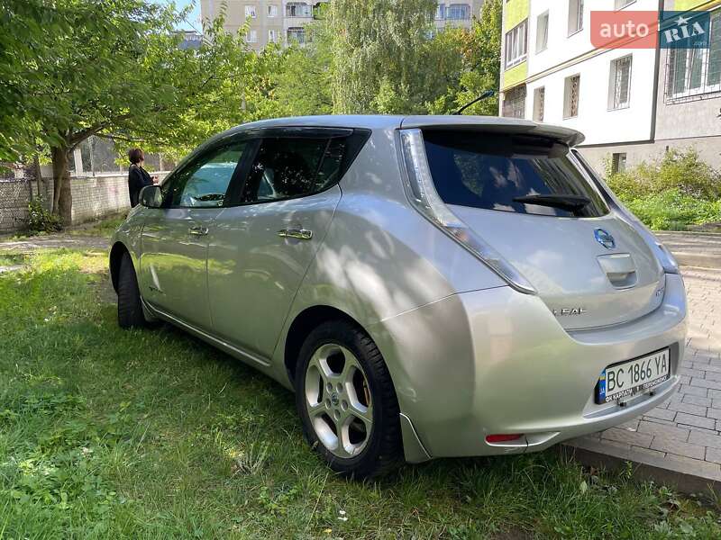 Nissan Leaf 2011