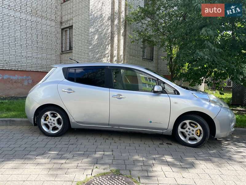 Nissan Leaf 2011