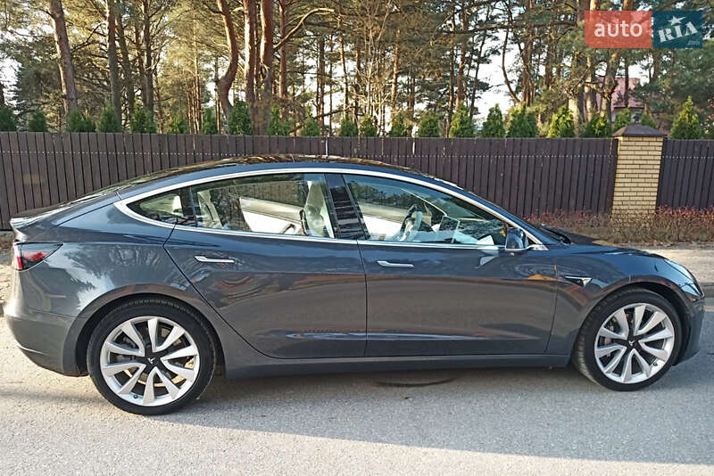 Tesla Model 3 2019