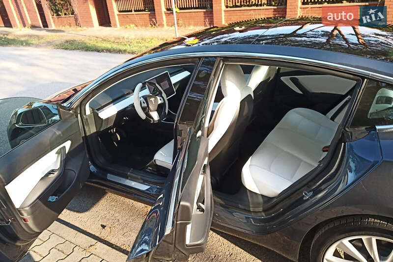 Tesla Model 3 2019