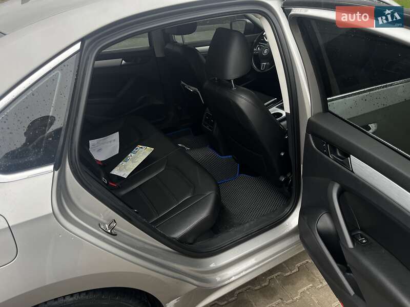 Volkswagen Passat 2012