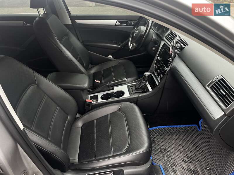 Volkswagen Passat 2012