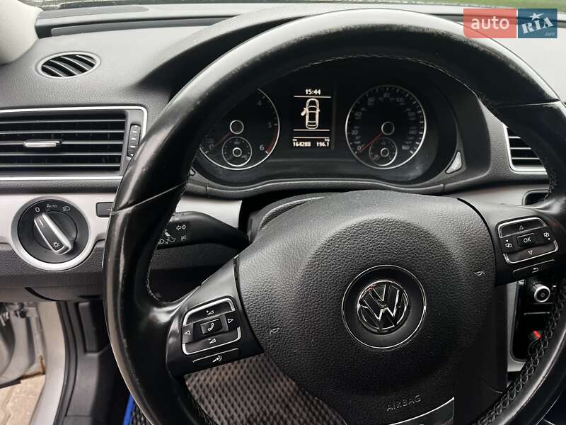 Volkswagen Passat 2012