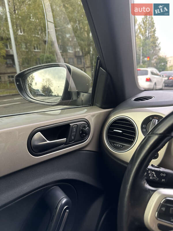 Volkswagen Beetle 2014