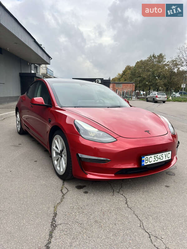 Tesla Model 3 2022