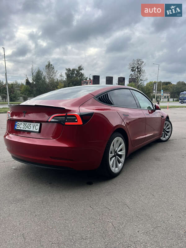 Tesla Model 3 2022